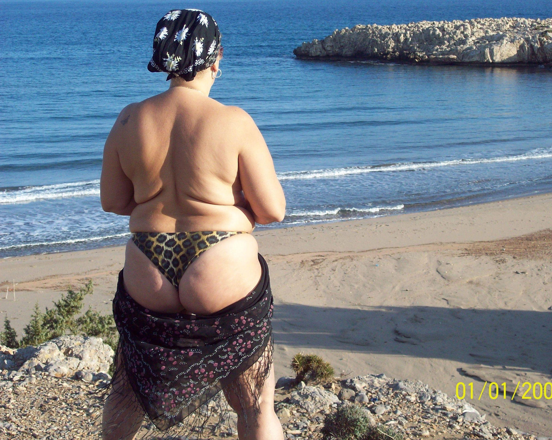 Fat nudist moms and grannies sunbathing nude on beach - Chubby Naturists