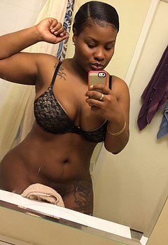 ebony selfie