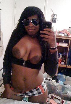 ebony selfie