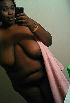 ebony selfie