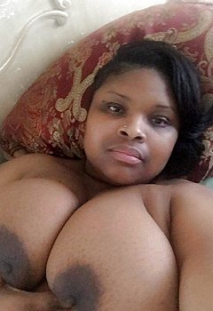 ebony selfie