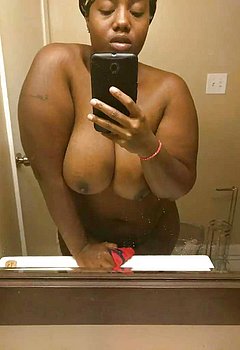 ebony selfie