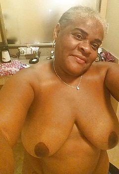 ebony selfie
