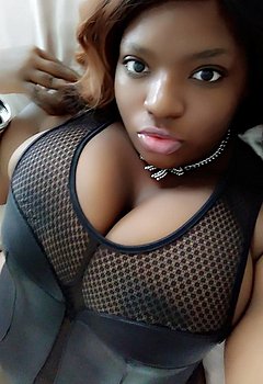 ebony selfie