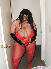 plump black girl